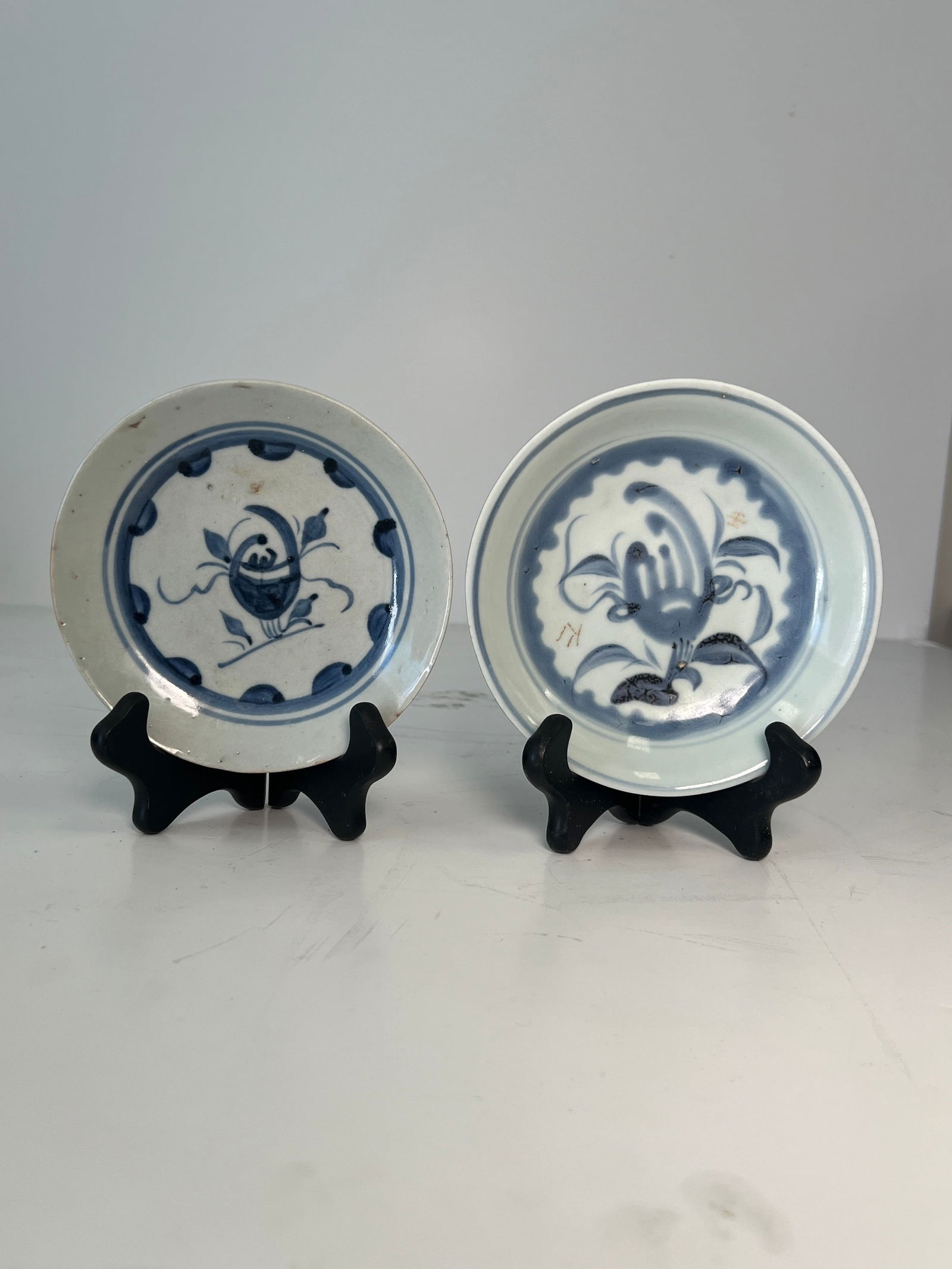 TWO CHINESE OR KOREAN DECORATED PORCELAIN DISHES (1 of 6)