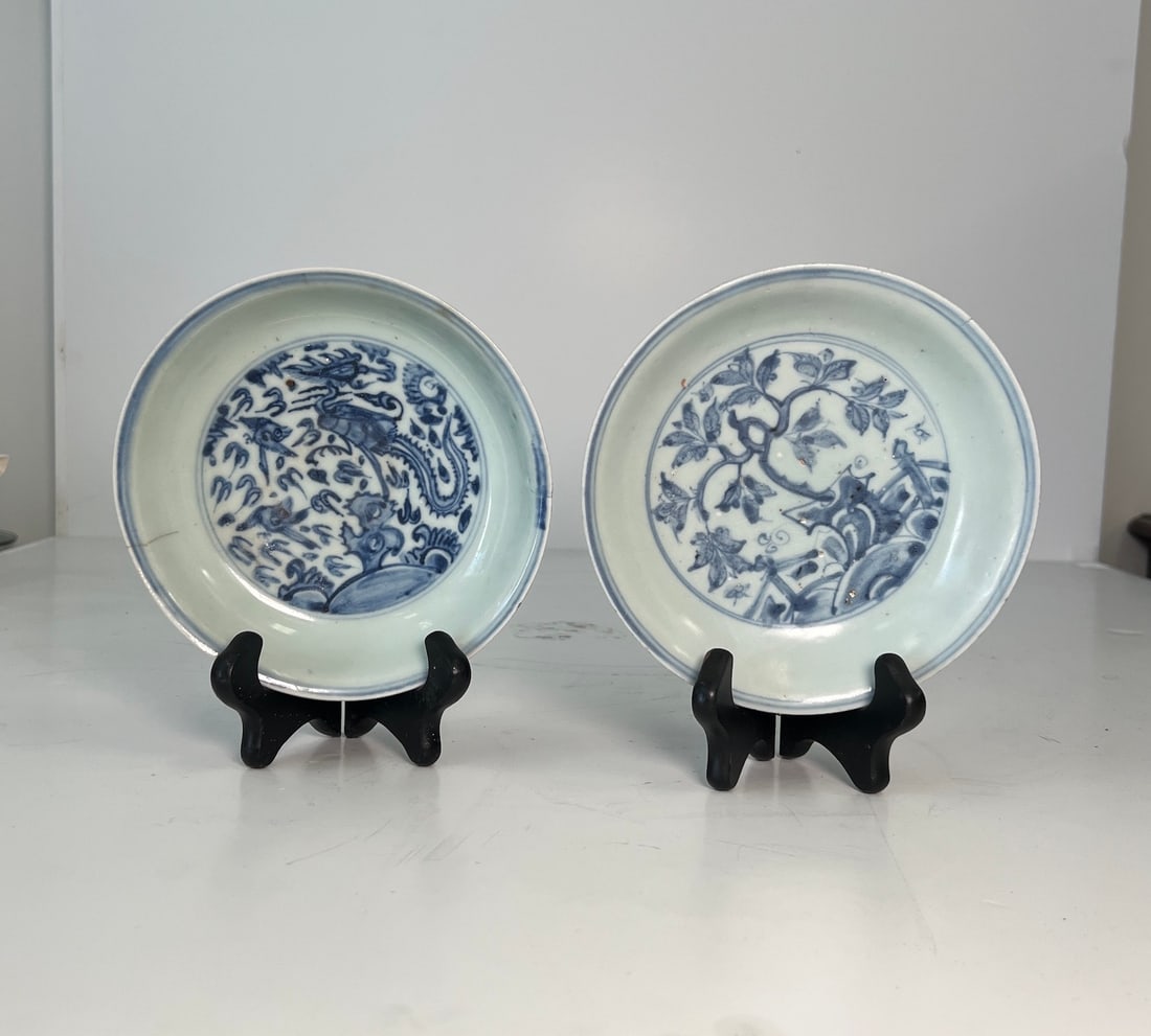 TWO CHINESE OR KOREAN DECORATED PORCELAIN DISHES (1 of 6)