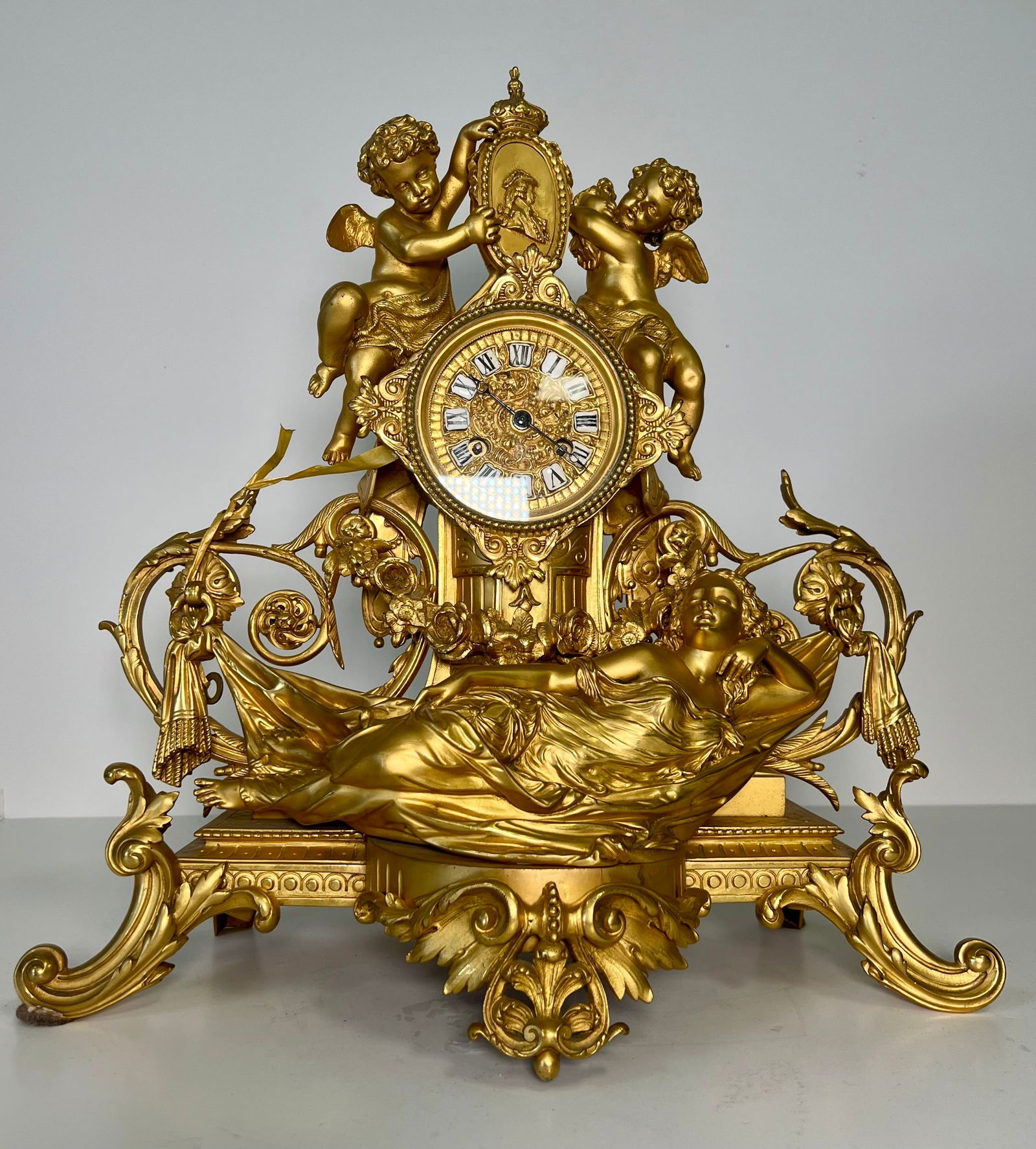 A VERY FINE 19TH CENTURY FRENCH GILT-BRONZE MANTEL CLOCK (1 of 9)