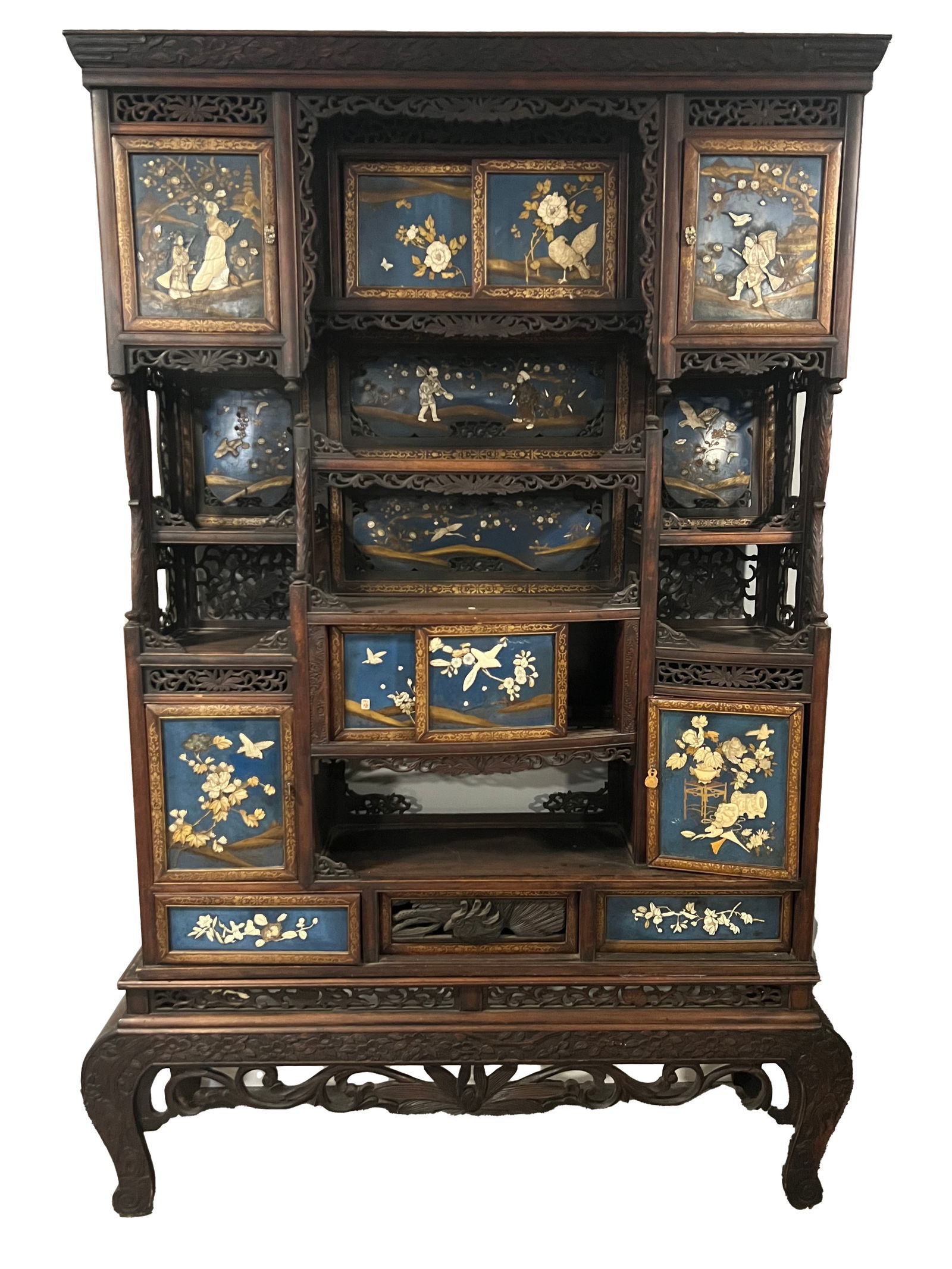 A VERY LARGE JAPANESE SHIBAYAMA CABINET WITH INLAY (1 of 7)