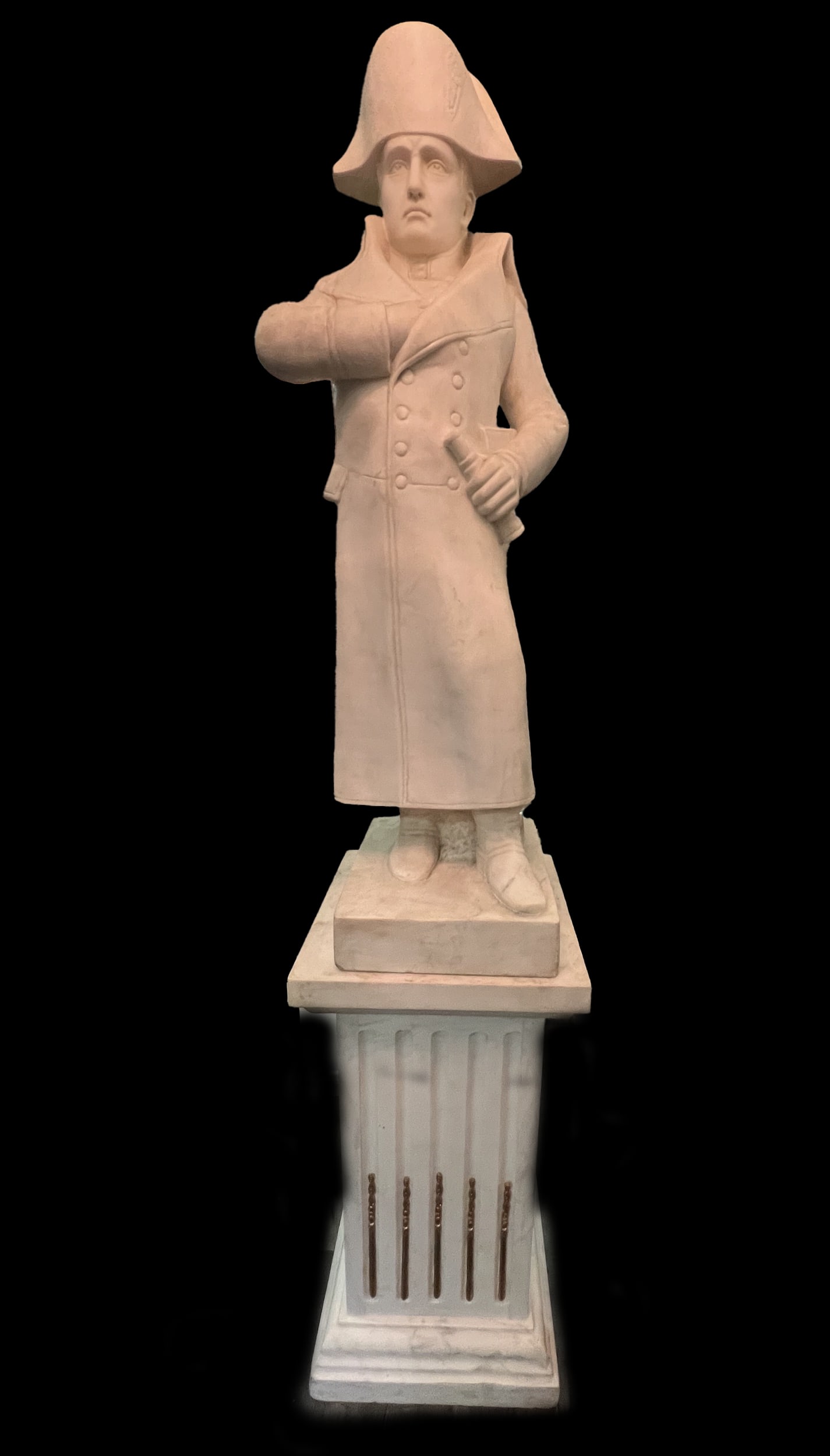 A LARGE CARVED MARBLE SCULPTURE OF NAPOLEON, EARLY 20TH CENTURY (1 of 8)