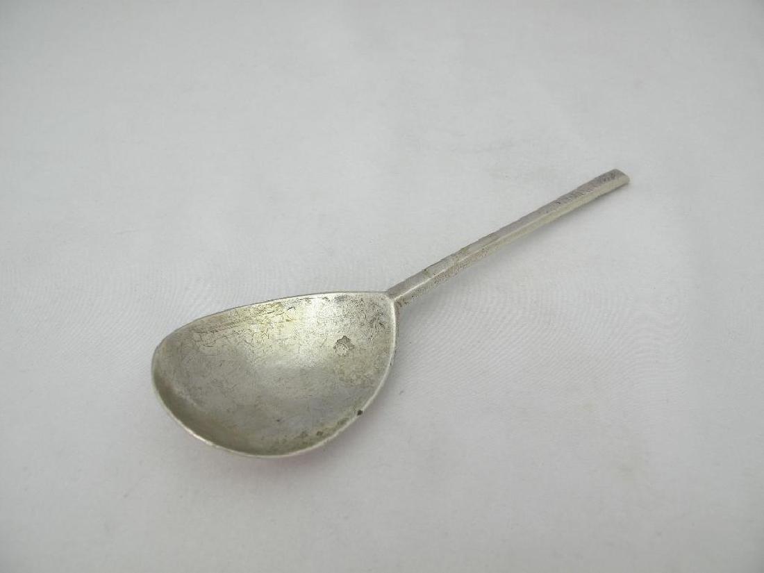 Elizabeth I Sterling Silver Slip Top Spoon London, 1602 (1 of 6)