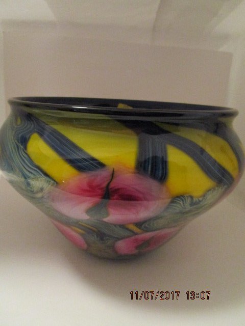 Daniel Lotton Art glass Bowl (1 of 1)