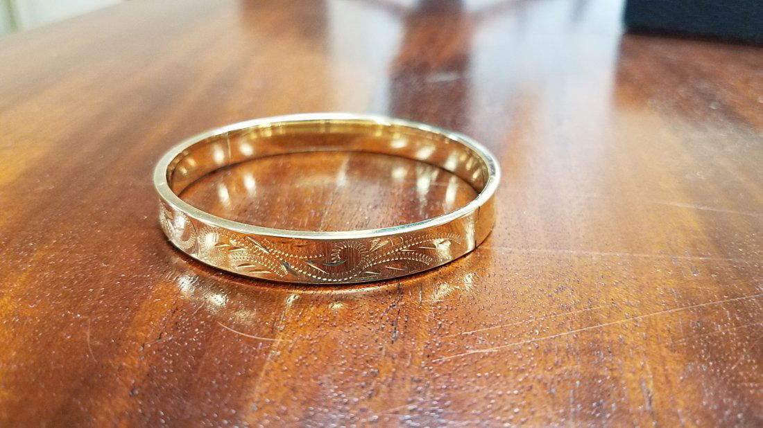 14K Yellow Gold Bangle Bracelet (1 of 2)