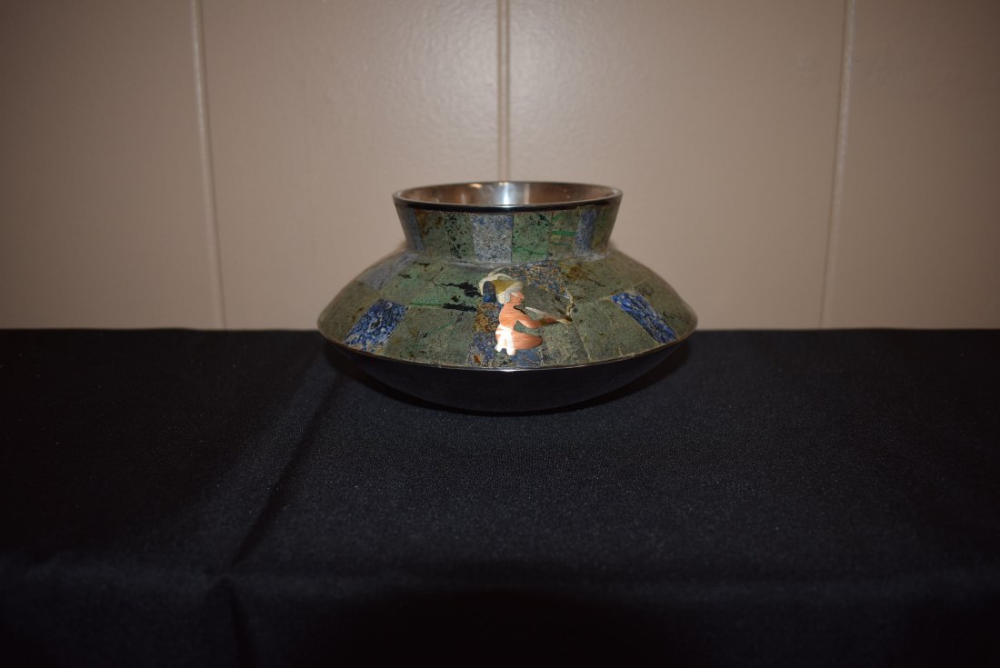 Los Castillo Taxco Vase: Gorgeous Los Castillo Taxco Mexico Vase. Measures 4" tall, 7" around. Marked on the botom