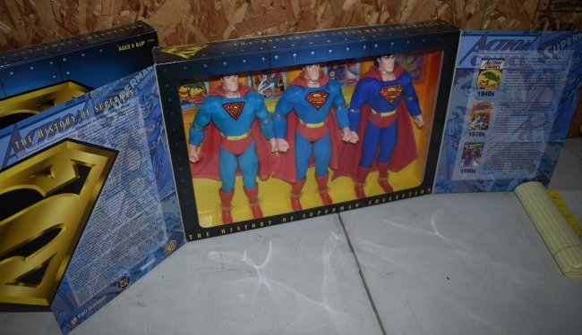 Lot of 2 Kenner History of Superman Collection 1998 (1 of 2)