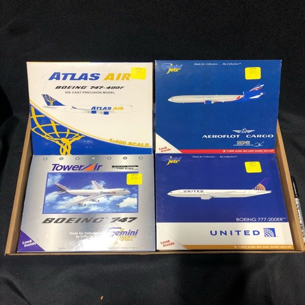 Four Diecast Model Airplanes 1:400 (1 of 2)
