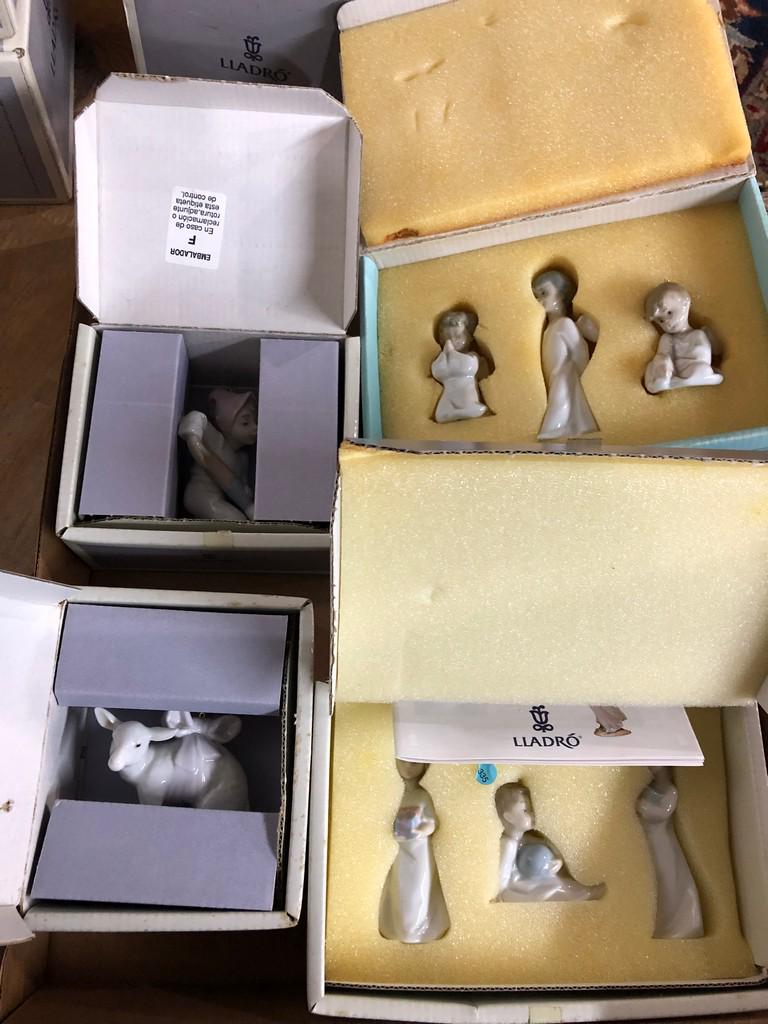 Mini Lladro Figurine Lot Christmas Nativity Theme (1 of 6)