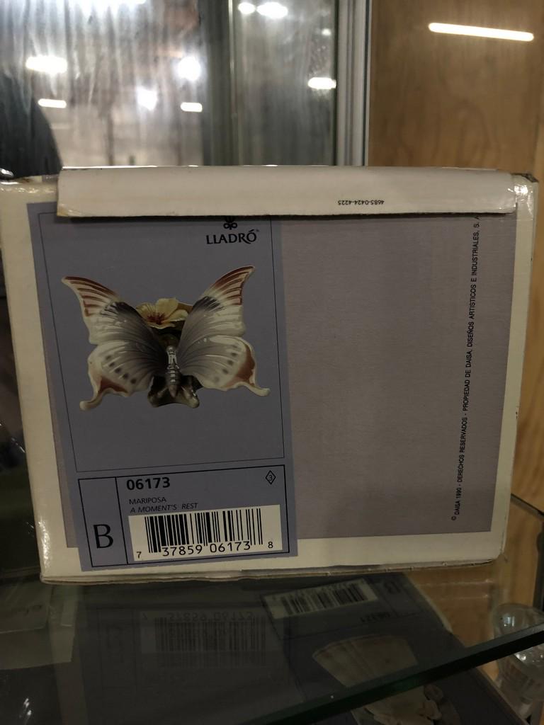 Lladro A Moments Rest Butterfly (1 of 5)