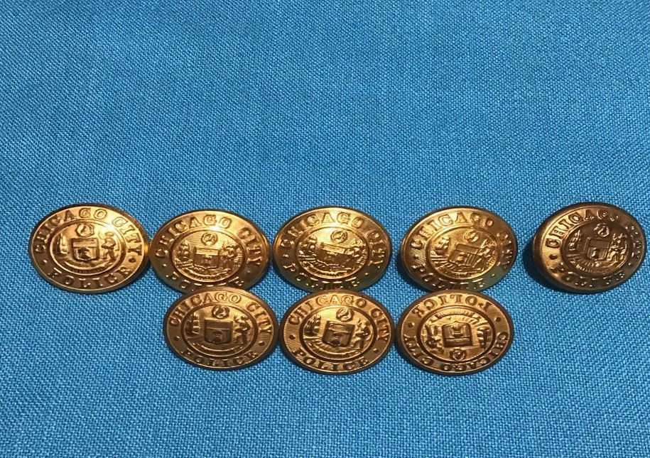 8 vintage Chicago Police Brass buttons Waterbury Co (1 of 4)