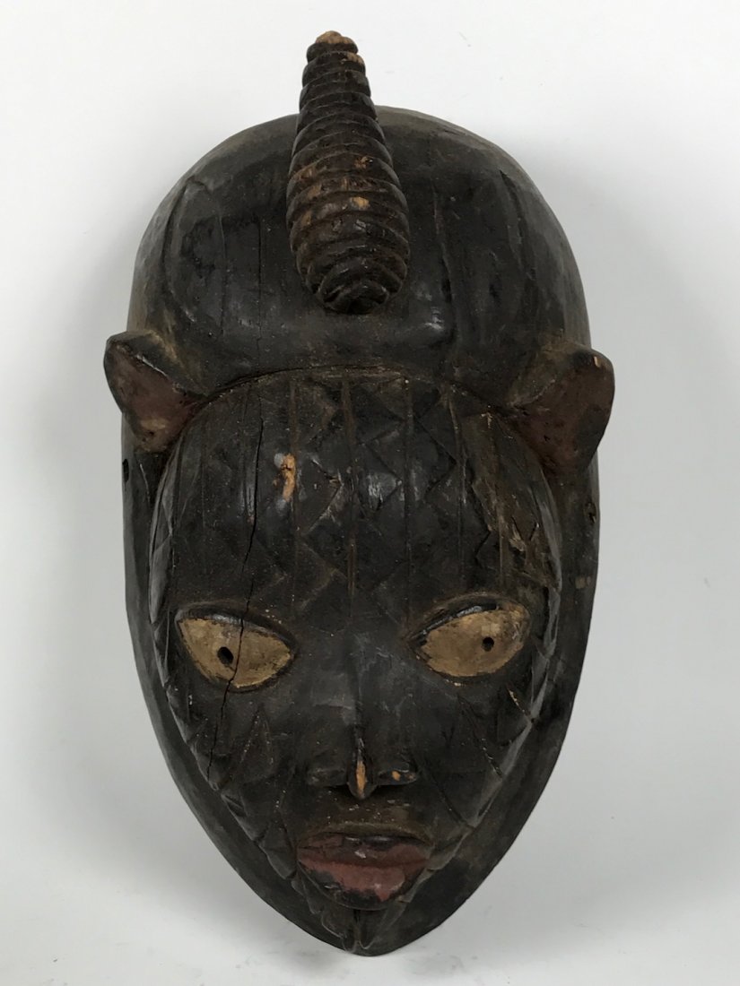 Yuroba Black Mask (1 of 5)