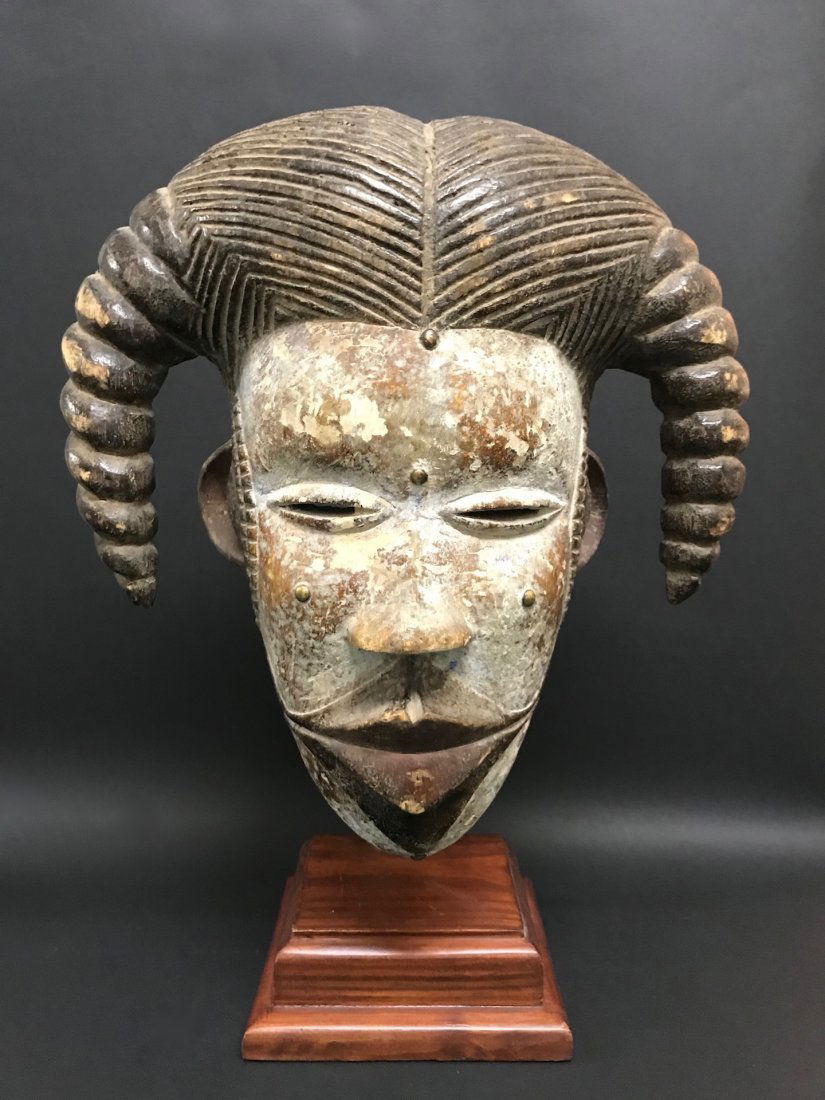 Ogoni Mask with Base (1 of 7)