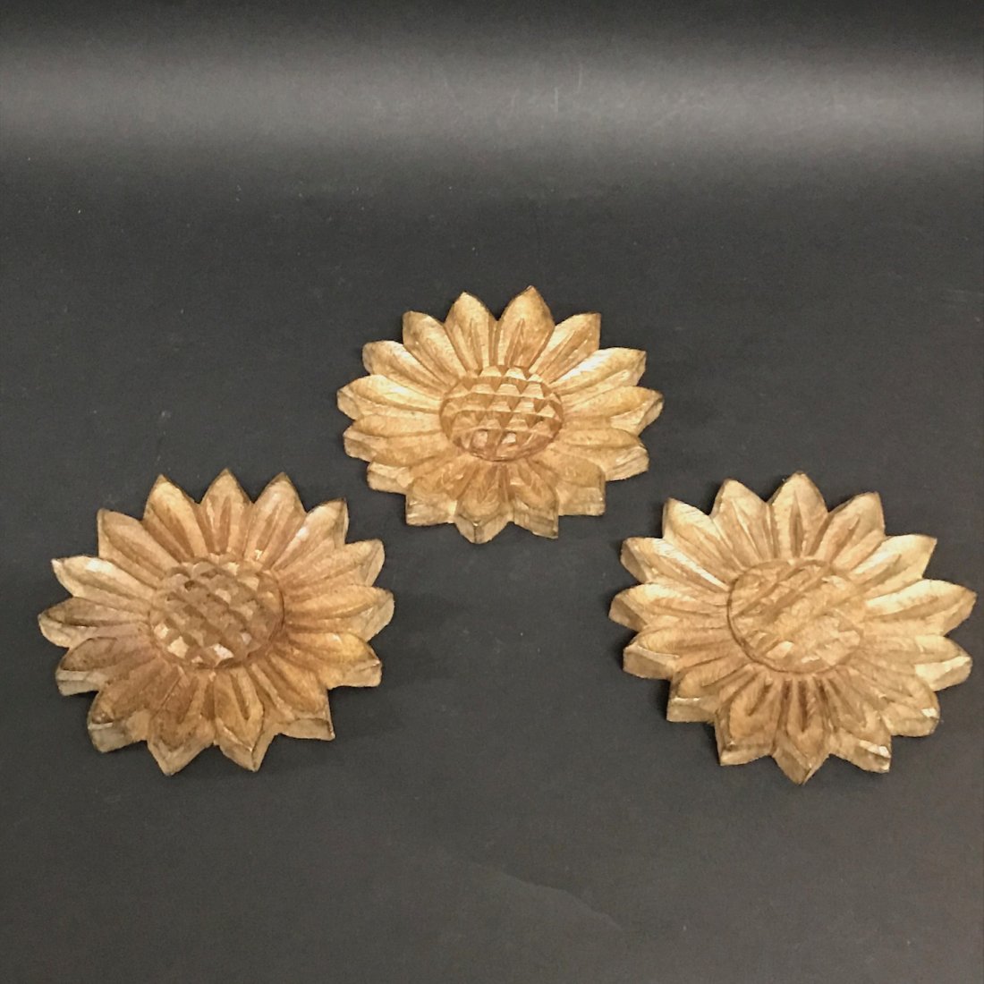 Carved Wood Paper Mache Mold Sunflower: Folk Art Carved Wood Paper Mache Mold Sunflower. The dimension 4.75 inches high x 4.75 inches wide. The packing and shipping cost with insurance for domestic is $20.00 flat rate shipping within the Co