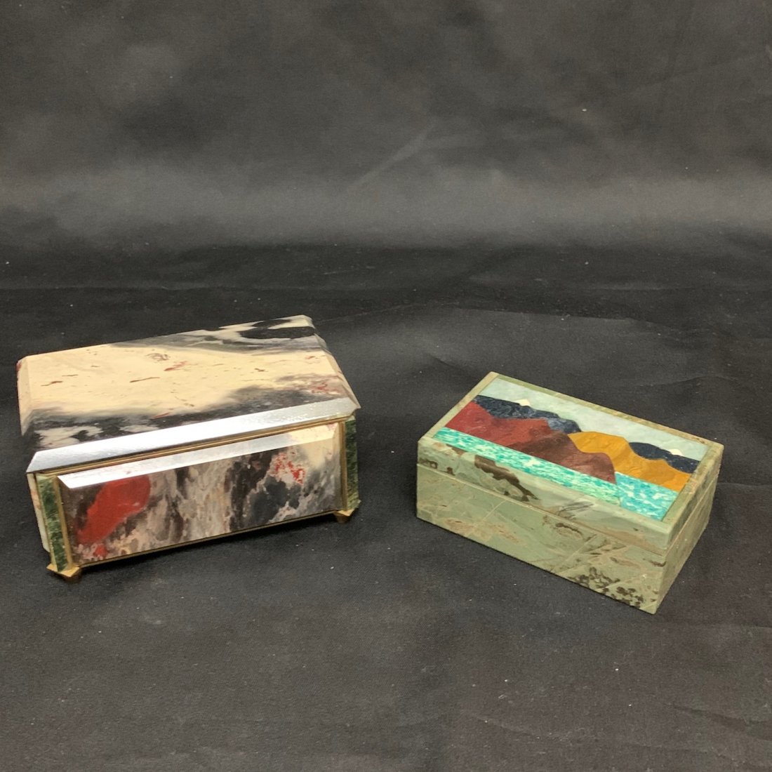 Russian Art Carved Stone Boxes 2 Pcs.: Russian Art Carved Stone Boxes 2 Pcs.. The dimension 1.5" x 2" x 3.5" and 2.25" x 4.25' x 2.75'. The packing and shipping cost with insurance for domestic is $20.00 flat rate shipping within the Conti