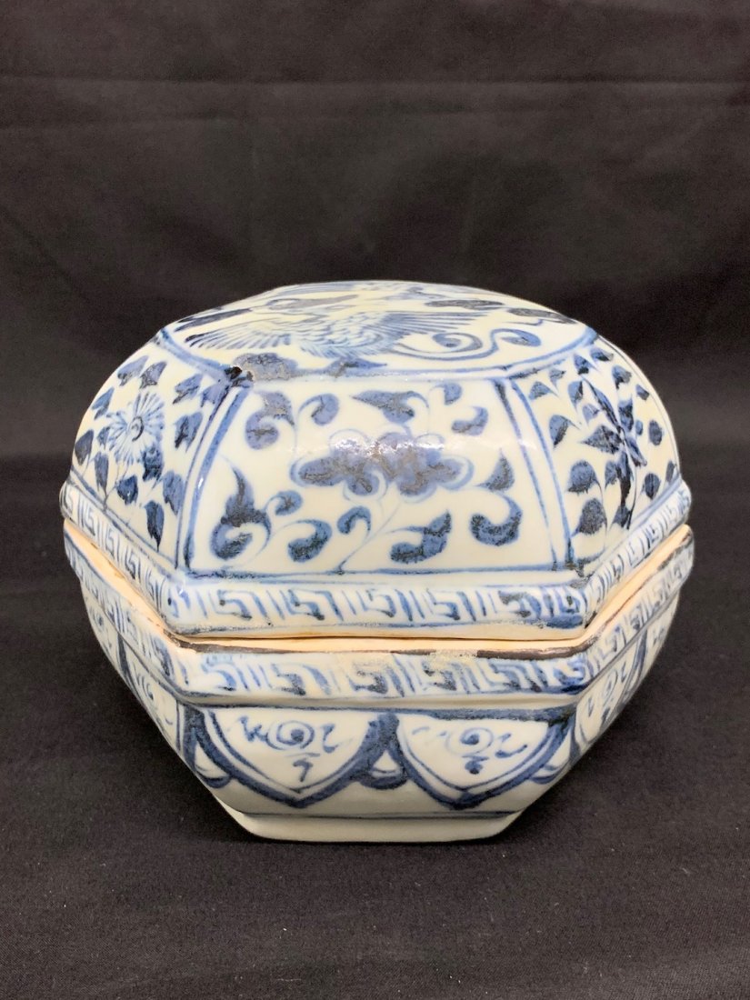 Chinese Porcelain Blue and White Box: Chinese Porcelain Blue and White Box. The dimension is 14 inches high x 8.5 inches wide. The shipping cost for domestic is $40.00 flat rate shipping within the Continental US, the International foreig