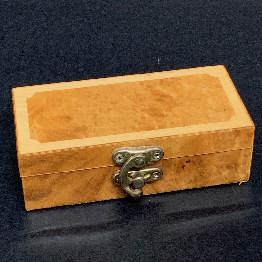 Russian Karelain Birchwood Box with Lock: Russian Karelian Birchwood Box with Lock. The dimension is 1.75 inches high x 5 inches wide x 2.5 inches Depth. The shipping cost for domestic is 30.00 flat rate shipping within the Continental US, th