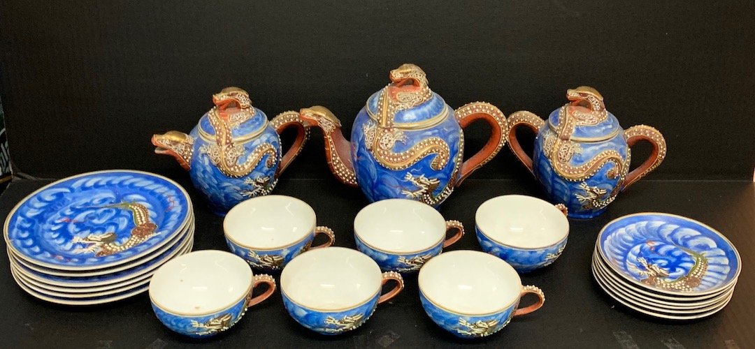 Set of Japanese Porcelain Teapot and Dinnerware Plates (1 of 10)