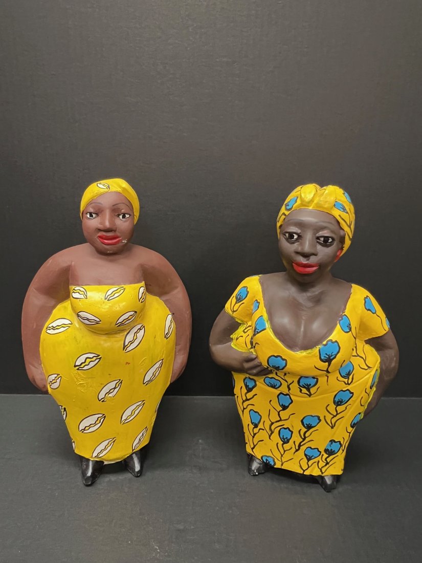 Colonial Statue 2 Ladies (1 of 5)