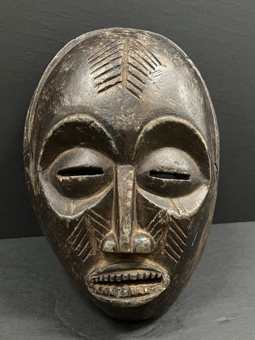 Luba Mask (1 of 5)