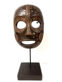 Bacongo Mask With Display Stand