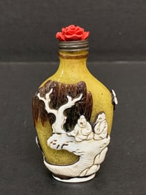 Peking Glass Overlay Design Snuff Bottle