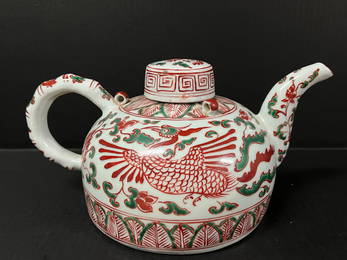 Chinese Wucai Porcelain Teapot
