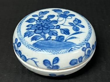 Blue and White Porcelain Lidded Round Box