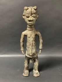 Bronze Dan Statue