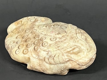 Chinese Art Carved Jade Frog Sculpture