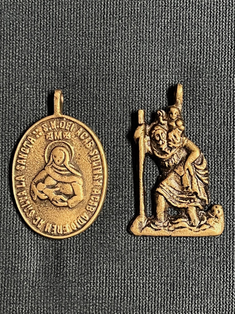 Religious Cast Brass Metal Medal Amulet 2 Pcs.: Religious Cast Brass Metal Medal Amulet 2 Pcs.. The dimension is 2.25 inches high x 1.5 inches wide. Please be aware that some of the items are vintage, secondhand, old ages, antiques and may have a d