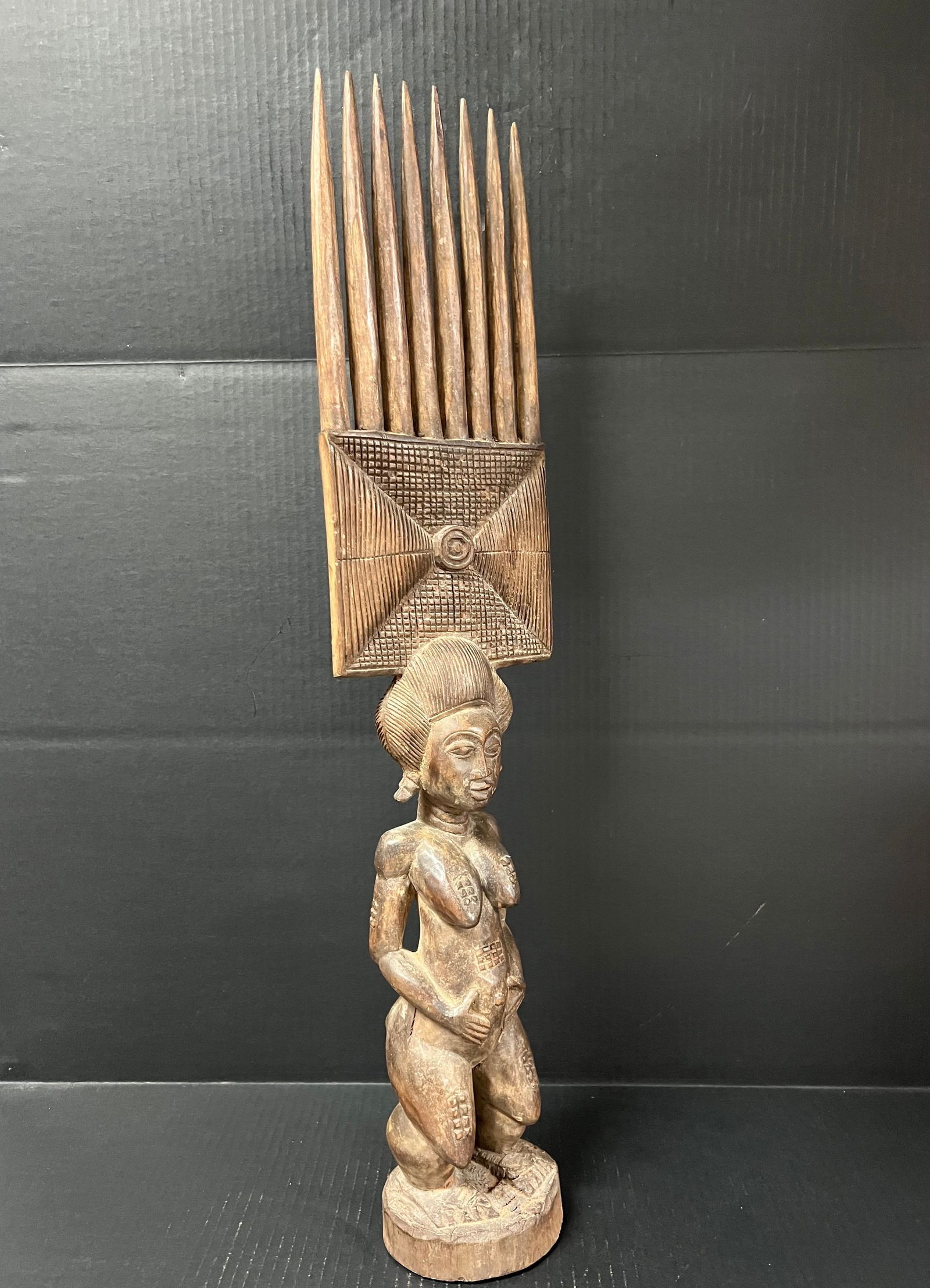 Baule Statue and Comb - 5