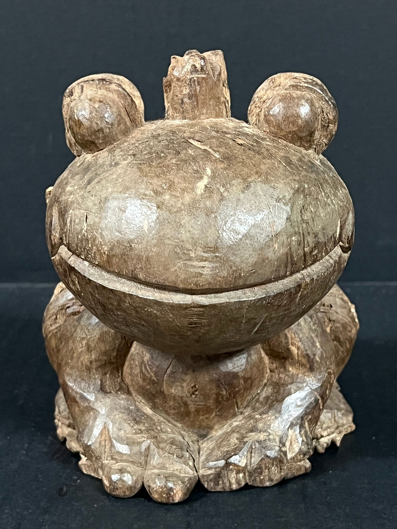 Carved Wood Frog (1 of 6)