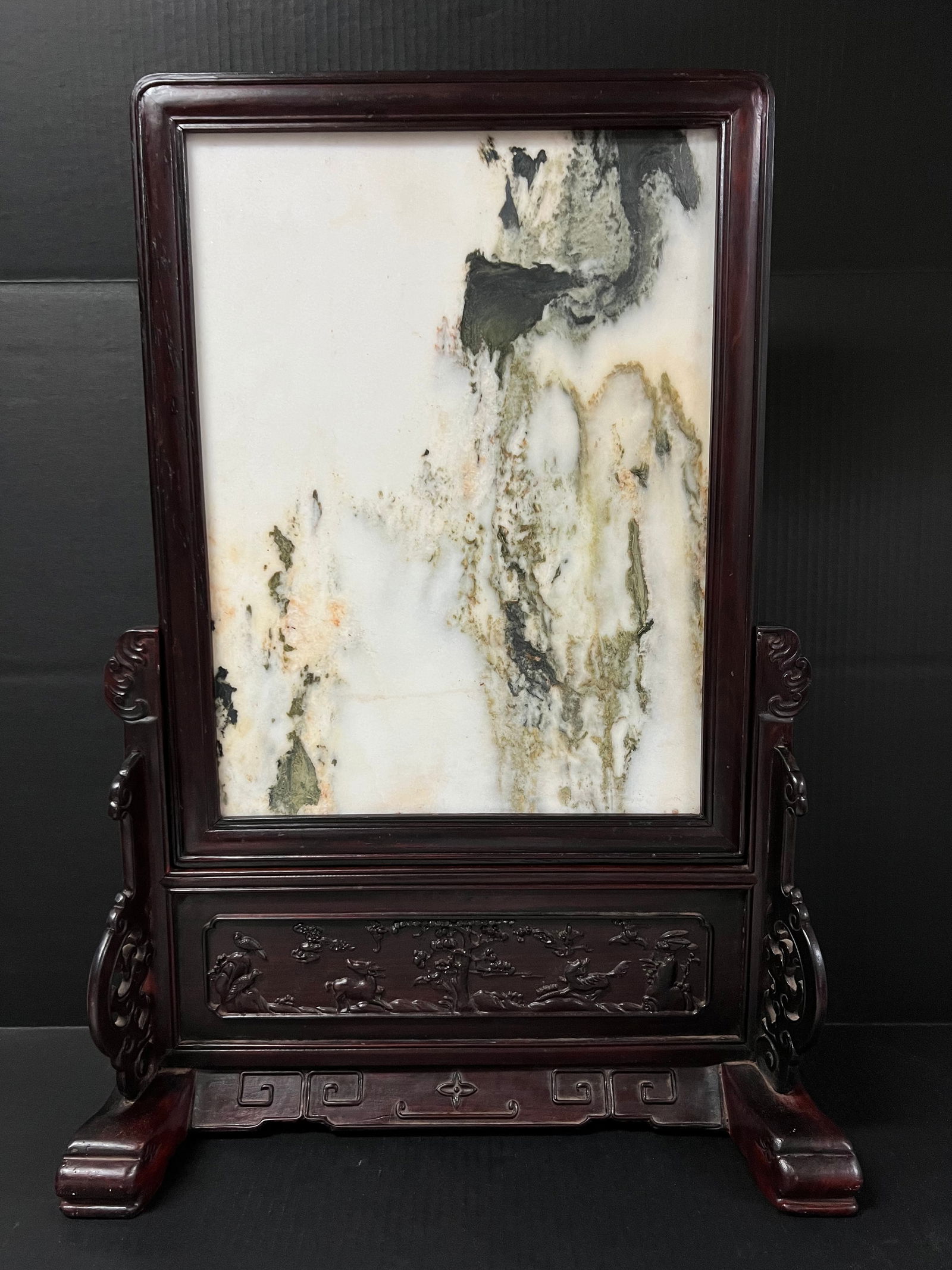 Chinese Art Table Screen Wood and Marble Panel: Chinese Art Table Screen Wood and Marble Panel . The dimension is 27.75 inches high x 8.5 inches depth x 19.5 inches wide. Please be aware that some of the items are vintage, secondhand, old ages,