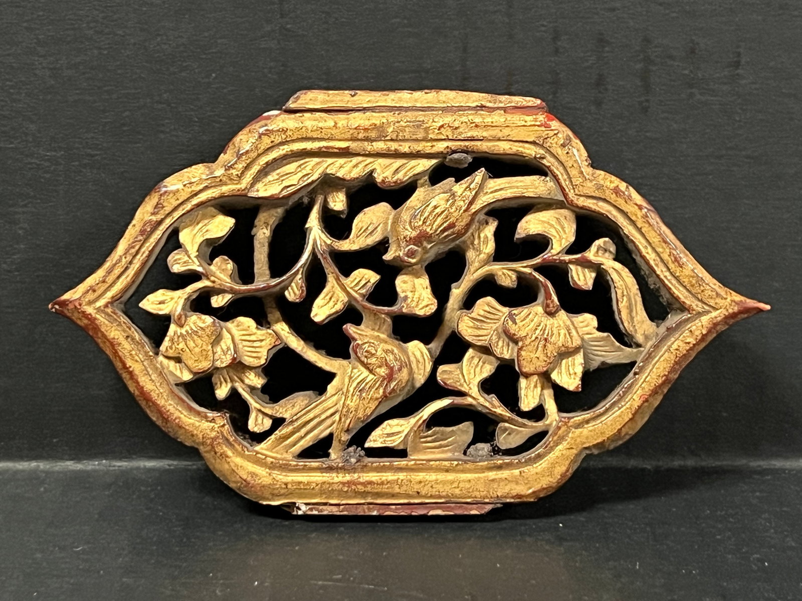 Carved Wood Miniature Bird and Flower Plaque Sculpture: Chinese Art Carved Wood Miniature Bird and Flower Plaque Sculpture. The dimension is 3 inches high x 5 inches wide. Please be aware that some of the items are vintage, secondhand, old ages, antiques