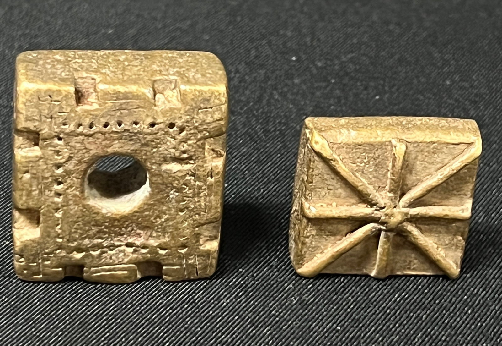 Bronze Akan Goldweight Lot of 2: Bronze Akan Goldweight Lot of 2. The dimension is 1.5 inches high x 1.5 inches wide. Please be aware that some of the items are vintage, secondhand, old ages, antiques and may have a defects or sign