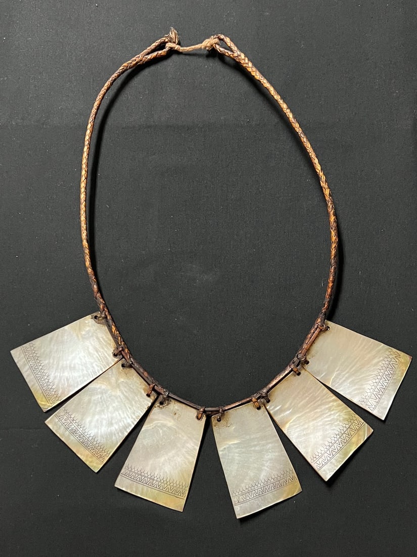 Philippine Tribal Art Ifugao Pangalapang Mother of Pearl Necklace: Philippine Tribal Art Ifugao Pangalapang Mother of Pearl Necklace. The dimension is 34 Round. Please be aware that some of the items are vintage, secondhand, old ages, antiques and may have a defects 