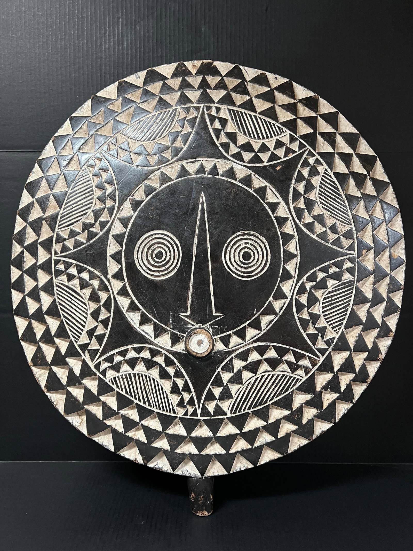 Carved Wood Large Burkina Faso Bwa Sun Mask: African Tribal Art Large Burkina Faso Bwa Sun Mask. The dimension is 31 inches high x 27 inches wide. Please be aware that some of the items are vintage, secondhand, old ages, antiques and may have a 