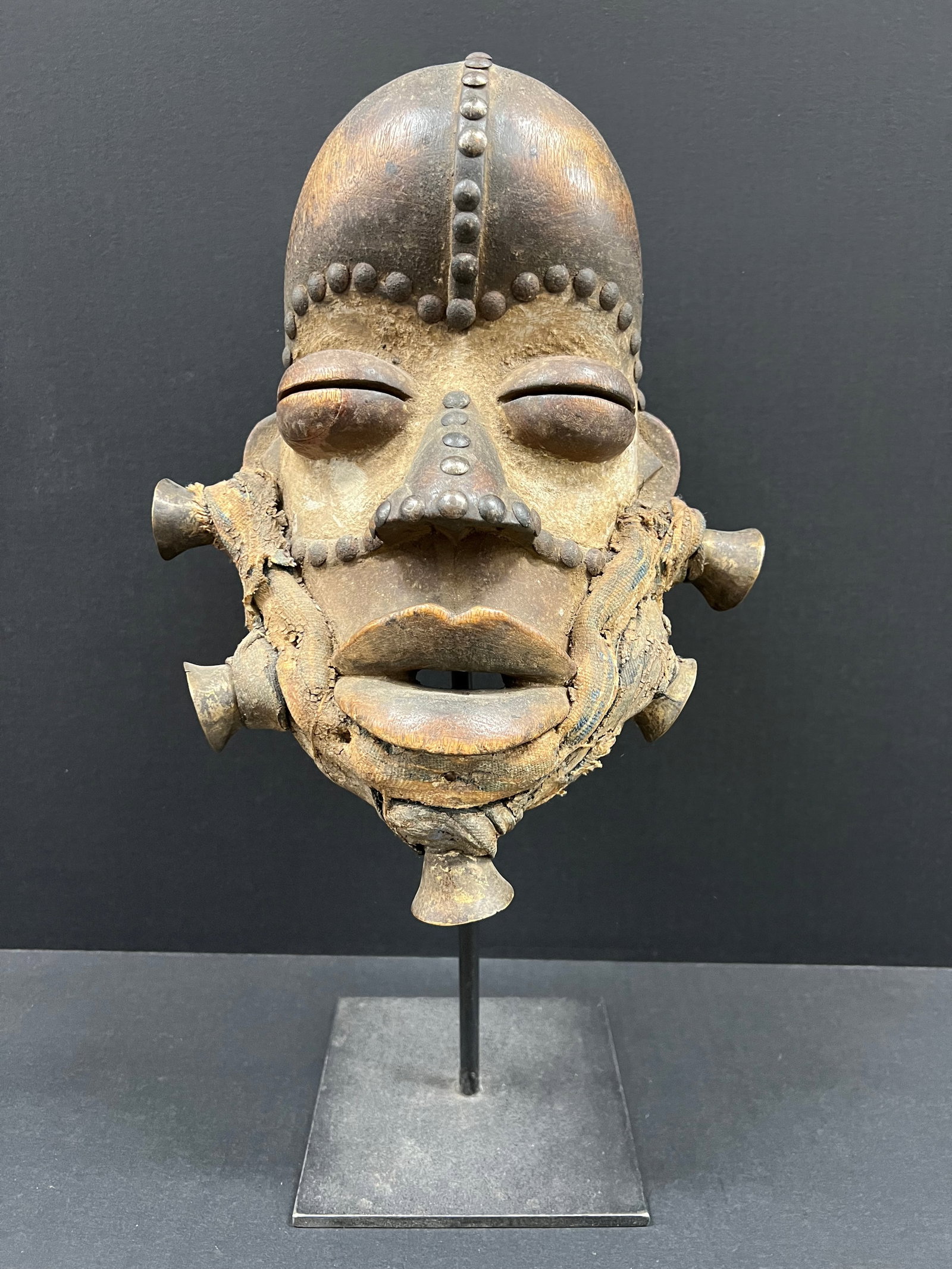 Carved Wood Bete Mask with Display Stand (1 of 9)