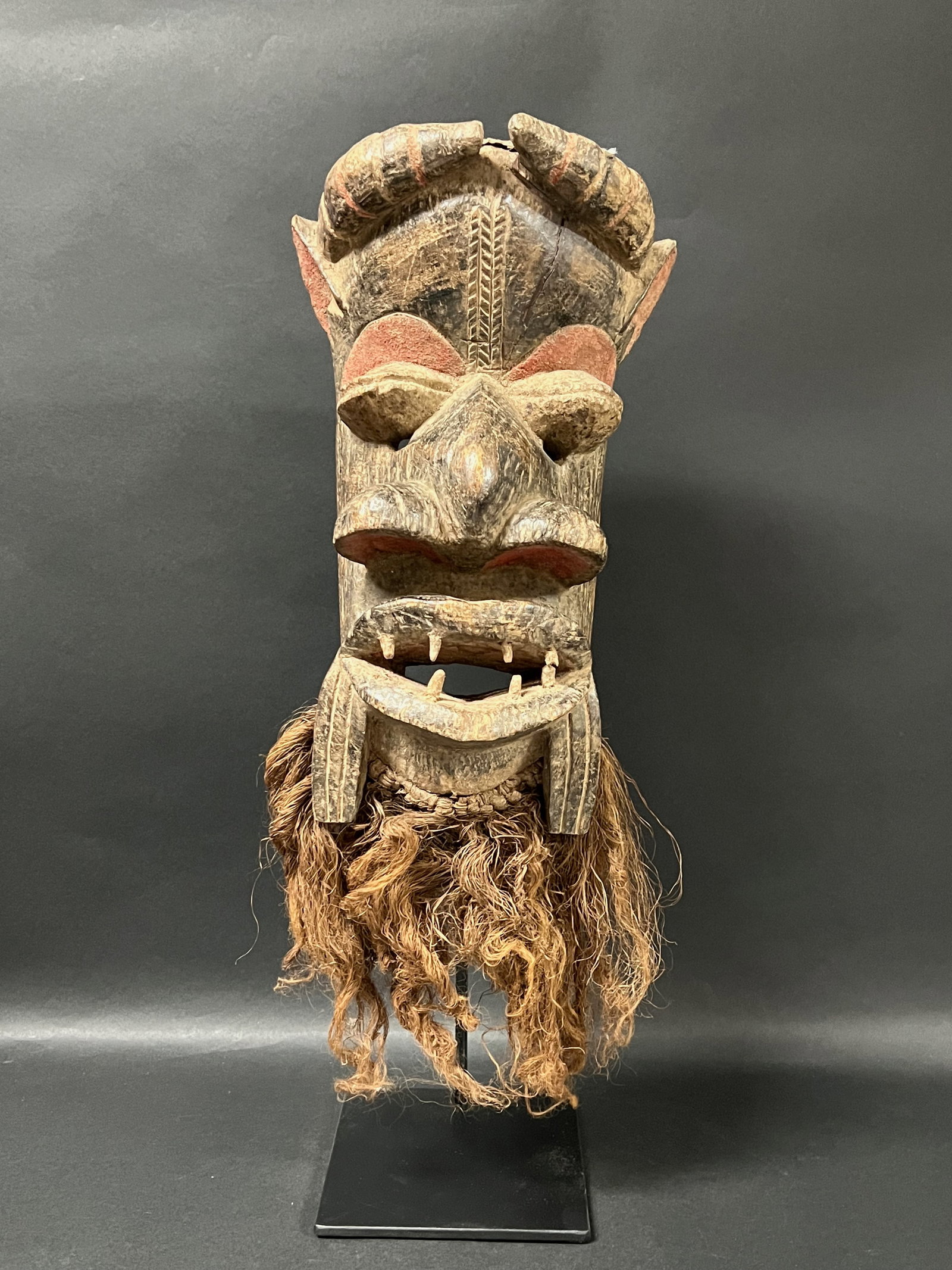 Large Carved Wood Dan Guere Mask with Display Stand (1 of 11)