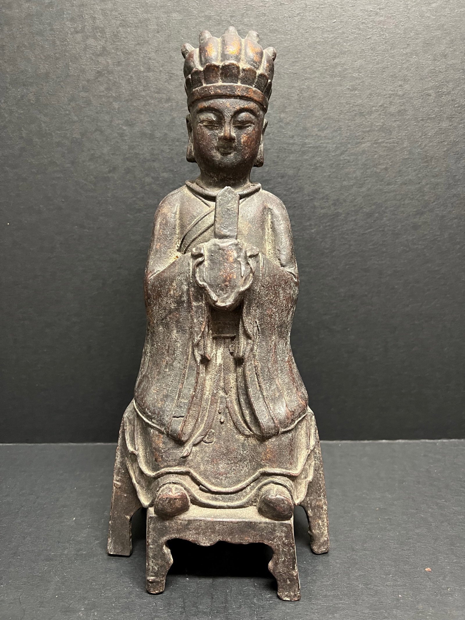 Chinese Art Bronze Buddha Sculpture: Chinese Art Bronze Buddha Sculpture. The dimension is 12.5 inches high x 5.5 inches wide. Please be aware that some of the items are vintage, secondhand, old ages, antiques and may have a defects or s