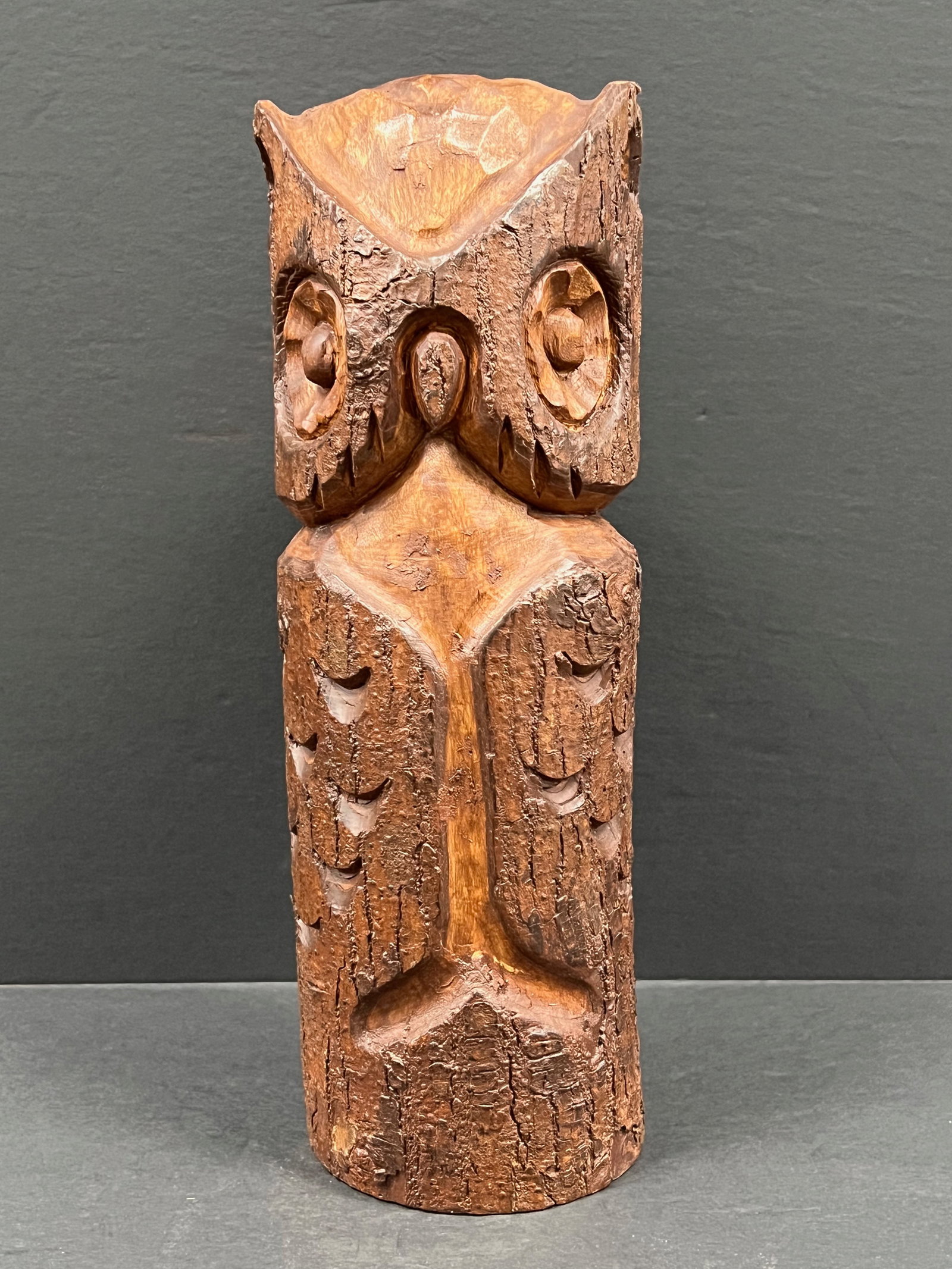 Hand Carved Wooden Owl Sculpture: Folk Art Hand Carved Wood Owl Sculpture. The dimension is 17 inches high x 5 inches wide. Please be aware that some of the items are vintage, secondhand, old ages, antiques and may have a defects or s