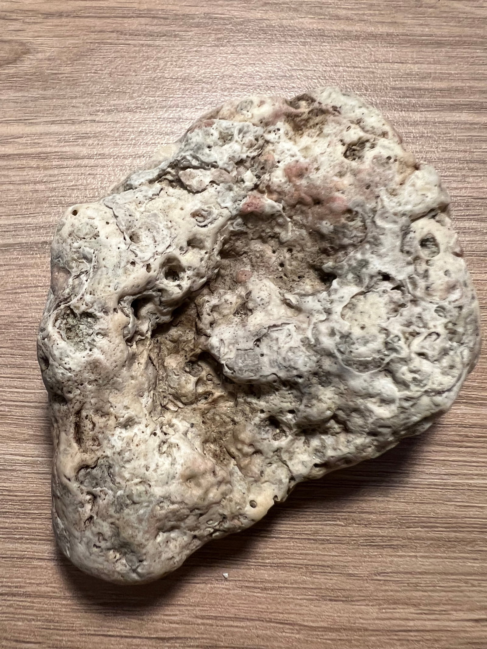 Naturally Form Ocean Beach Tumbled Stone or Rock: Naturall Form Ocean Beach Tumbled Stone or Rock. The dimension is 2 inches high x 2 inches wide. Please be aware that some of the items are vintage, secondhand, old ages, antiques and may have a