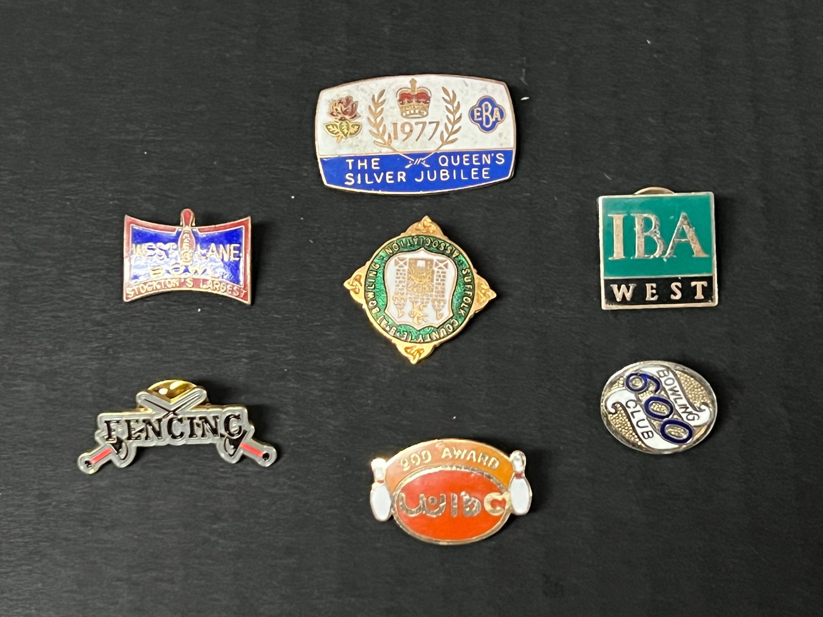 Assorted Collection of Vintage Enamel Pins and Badges Lot of 7: Assorted Collection of Vintage Enamel Pins and Badges Lot of 7. The dimension is 1 inches high x 1.5 inches wide. Please be aware that some of the items are vintage, secondhand, old ages, antiques