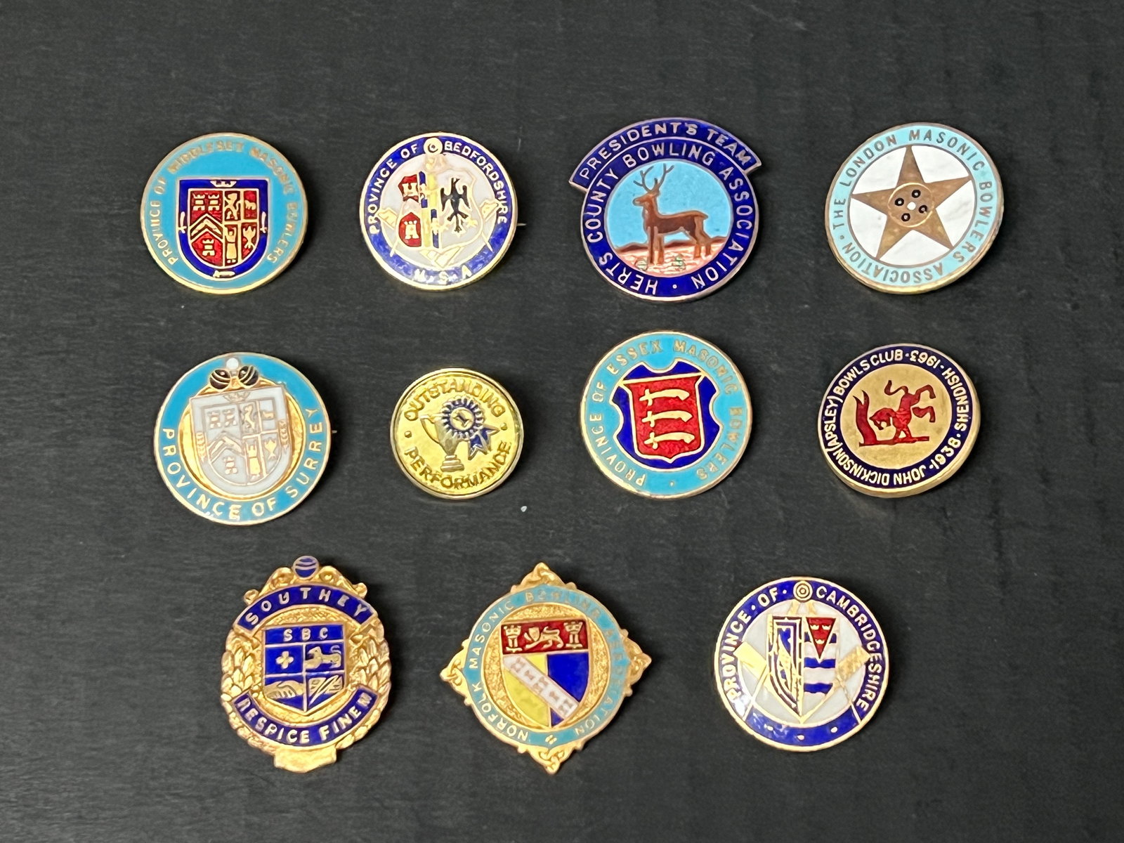 Assorted Collection Bowling and Masonic Vintage Enamel Pins and Badges Lot of 11: Assorted Collection of Bowling and Masonic Vintage Enamel Pins and Badges Lot of 11. The dimension is 1 inches high x 1.5 inches wide. Please be aware that some of the items are vintage, secondhand,
