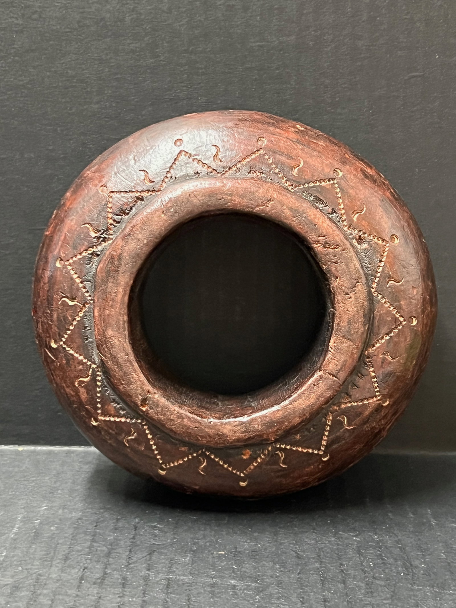 African Tribal Art Carved Wood Nigerian Currency: African Tribal Art Carved Wood Nigerian Currency. The dimension is 2.5 inches high x 6.5 inches wide. Please be aware that some of the items are vintage, secondhand, old ages, antiques and may have a 