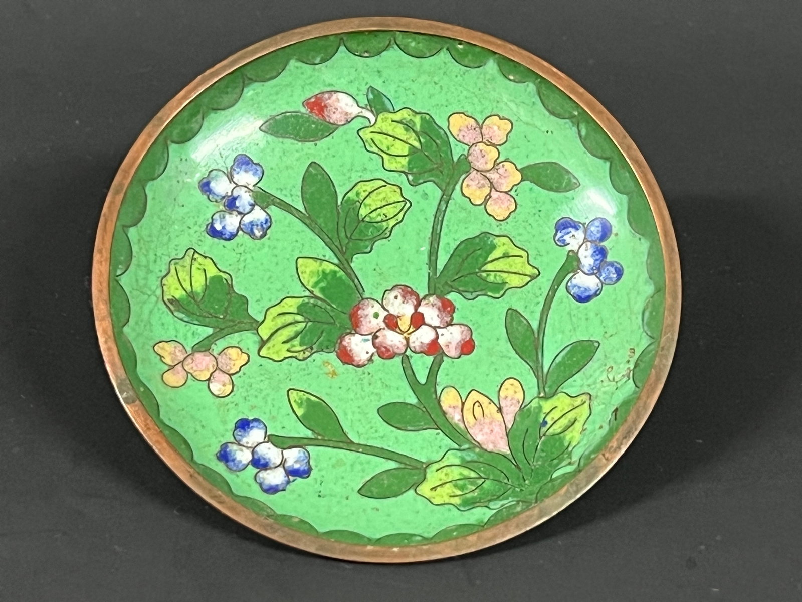 Vintage Chinese Art Cloisonne Enamel Saucer with Floral Design: Vintage Chinese Art Cloisonne Enamel Saucer with Floral Design. The dimension is 3.5 inches high x 3.5 inches wide. Please be aware that some of the items are vintage, secondhand, old ages, antiques a