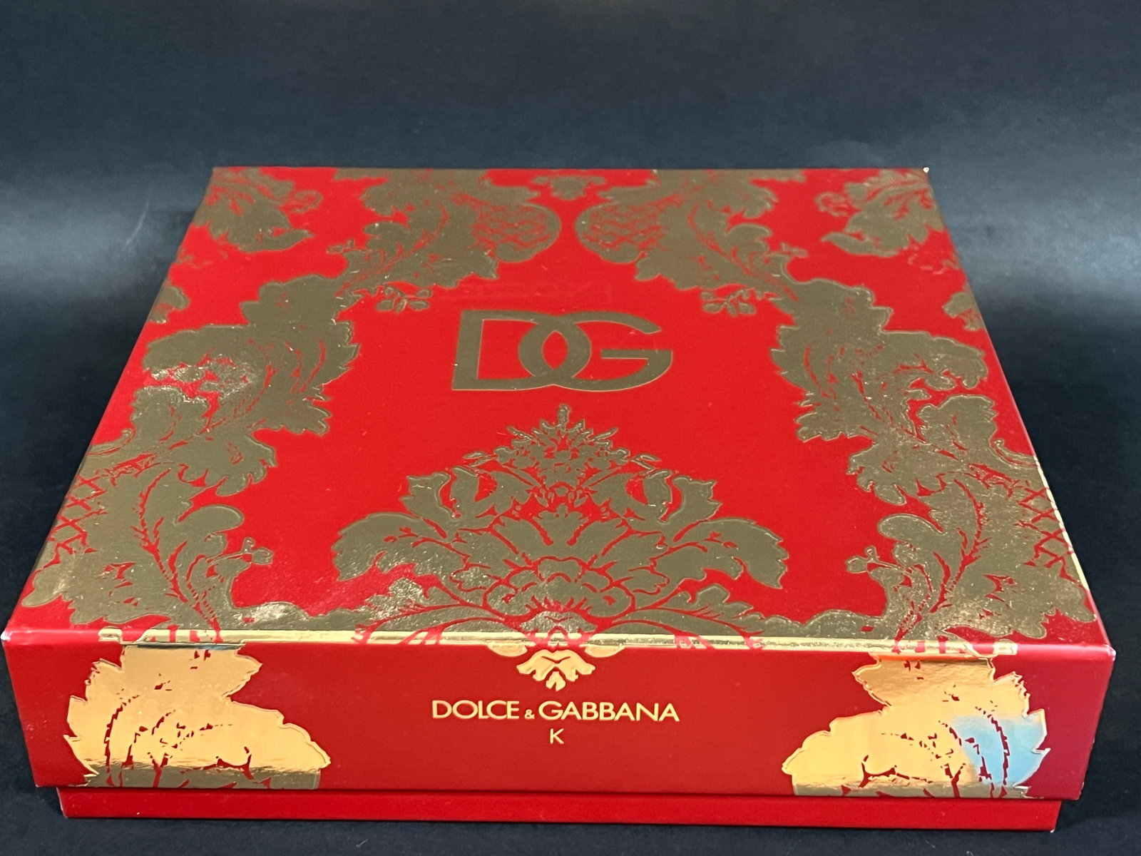 Empty Box Only - Dolce and Gabbana Gift Set Box: Empty Box Only - Dolce and Gabbana Gift Set Box. The dimension is 2.5 inches high x 9.5 inches wide x 9.5 inches depth. Please be aware that some of the items are vintage, secondhand, old ages, antiqu