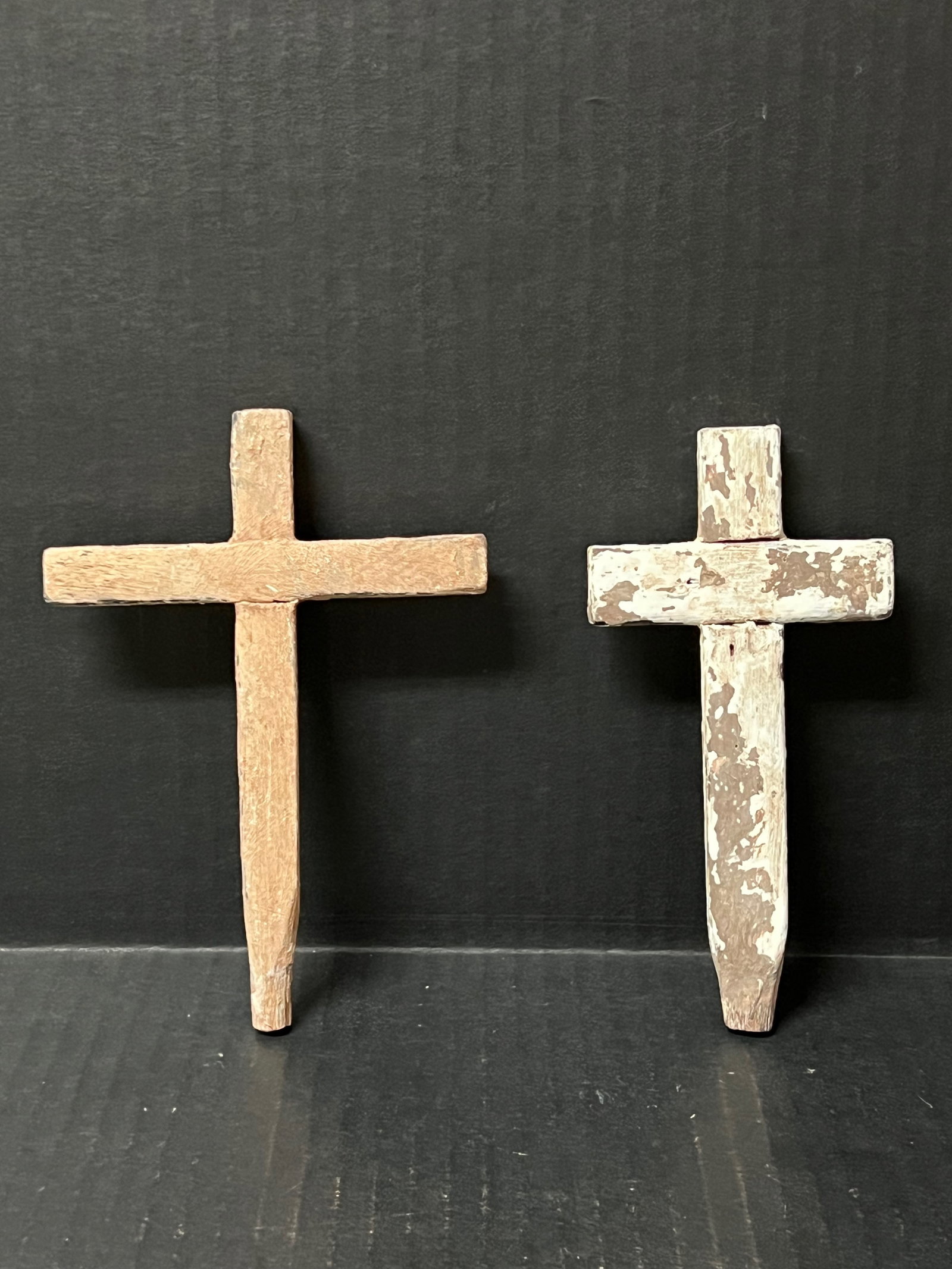 Pair of Vintage Carved Wood Miniature Cross Sculpture: Pair of Vintage Carved Wood Miniature Cross Sculpture. The dimension is 6 inches high x 3 inches wide. Please be aware that some of the items are vintage, secondhand, old ages, antiques and may have a