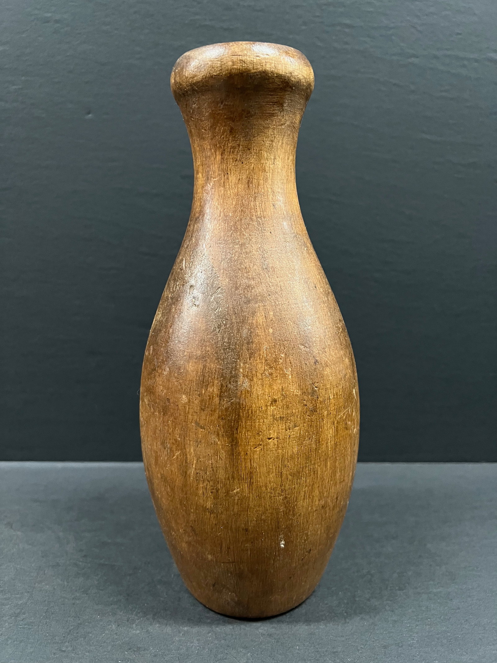 Carved Wood Flower Vase Sculpture: Vintage Folk Art Carved Wood Flower Vase Sculpture. The dimension is 8 inches high x 3 inches wide. Please be aware that some of the items are vintage, secondhand, old ages, antiques and may have a de