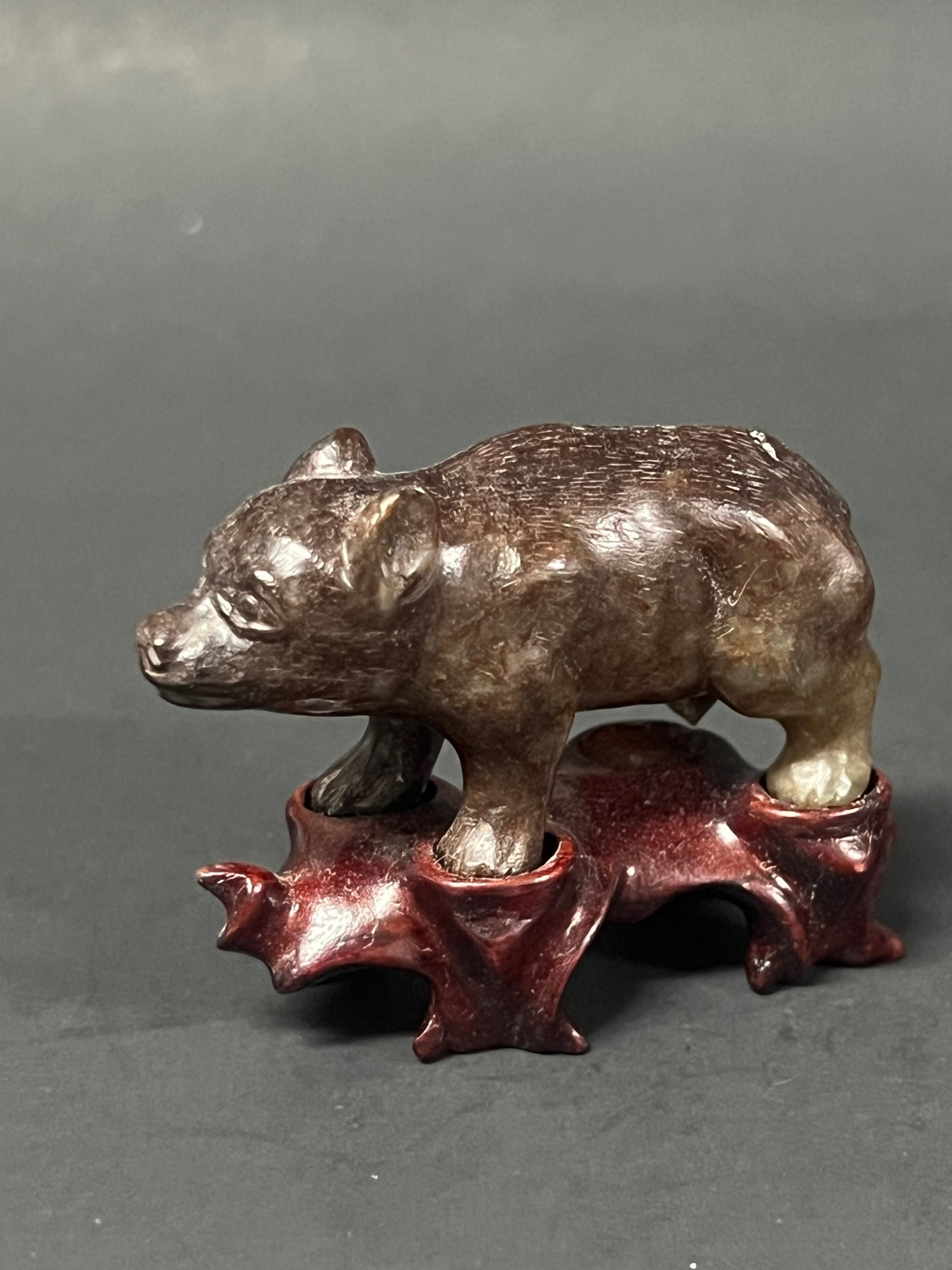 Carved Jade Animal Sculpture: Chinese Art Carved Jade Animal Sculpture. The dimension is 2 inches high x 2 inches wide. Please be aware that some of the items are vintage, secondhand, old ages, antiques and may have a defects or
